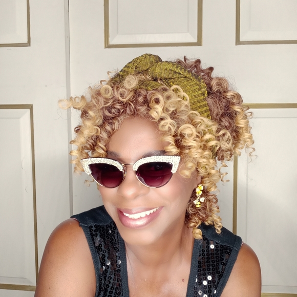 Silver Rhinestone Cat Eye Shades - Picture 5 of 7